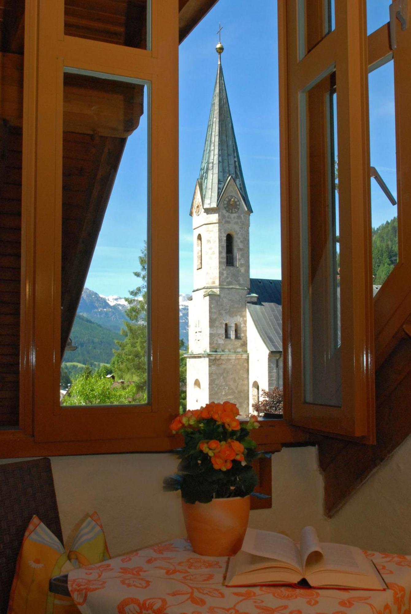 Dachstein West Hotel Gmbh-Kirchenwirt Russbach Русбах-ам-Пас-Ґшютт Екстер'єр фото